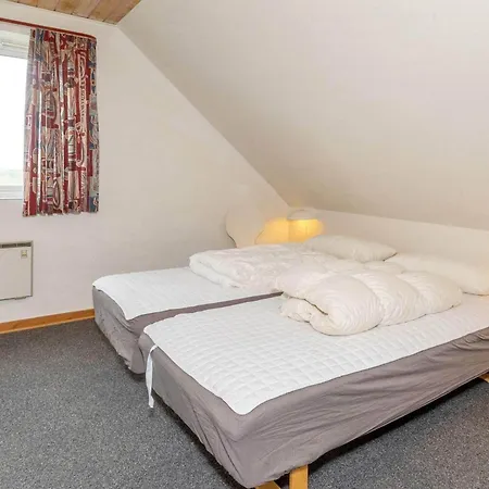 10 Person Holiday In Fr Strup